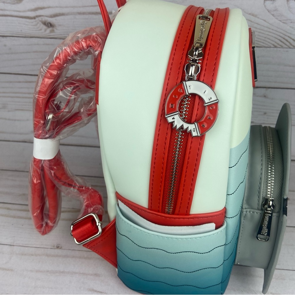 NWT Jaws Loungefly Mini Backpack - Universal Parks Exclusive - Picture 2 of 5